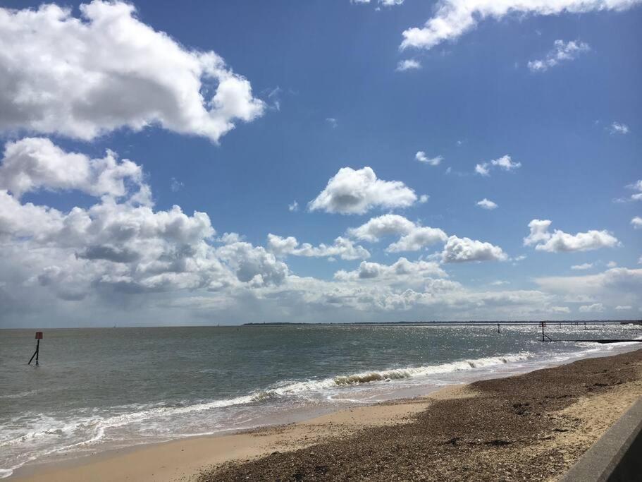 Gordon Villa - A Seaside Escape Harwich Esterno foto