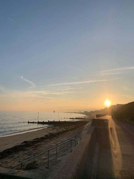 Gordon Villa - A Seaside Escape Harwich Esterno foto