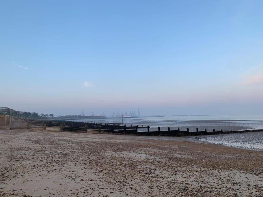Gordon Villa - A Seaside Escape Harwich Esterno foto
