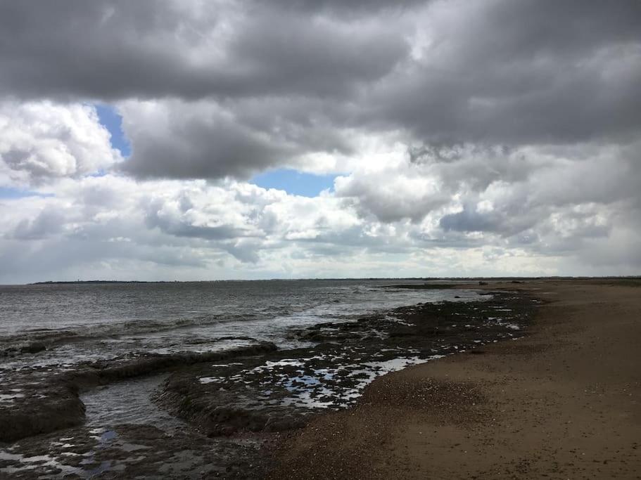 Gordon Villa - A Seaside Escape Harwich Esterno foto