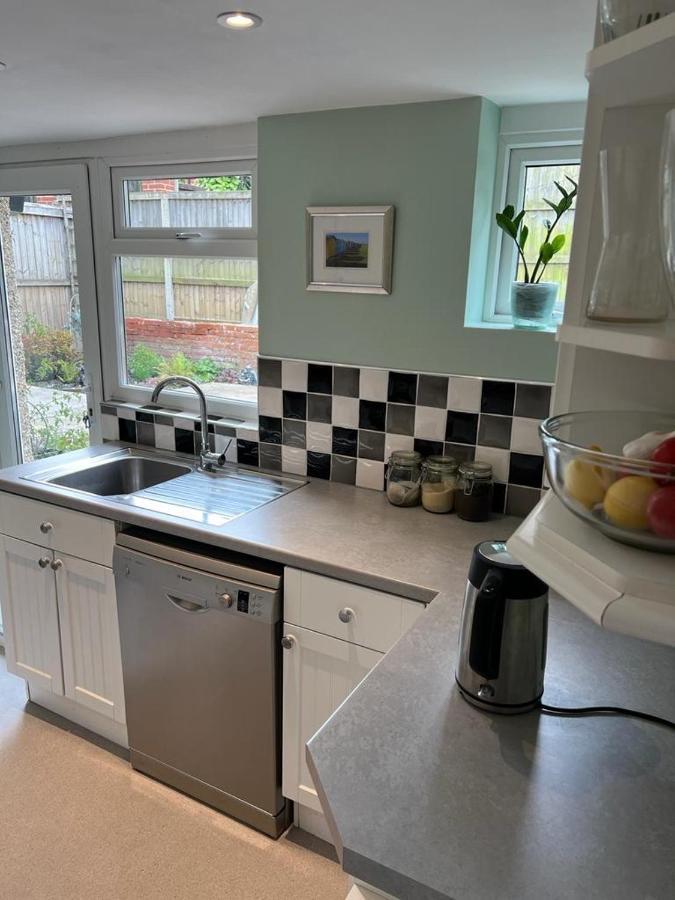 Gordon Villa - A Seaside Escape Harwich Esterno foto